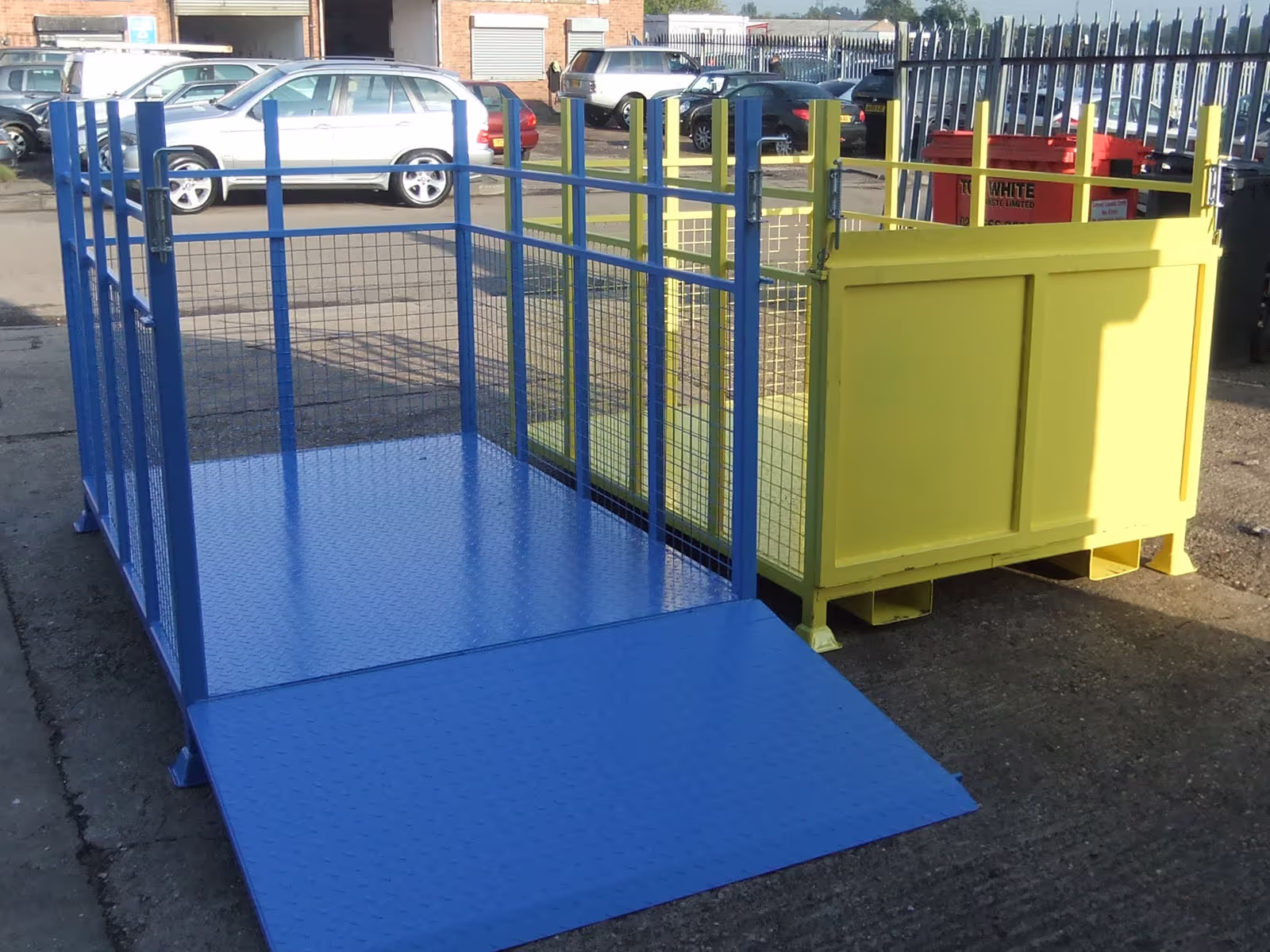 Powder coated Stillage